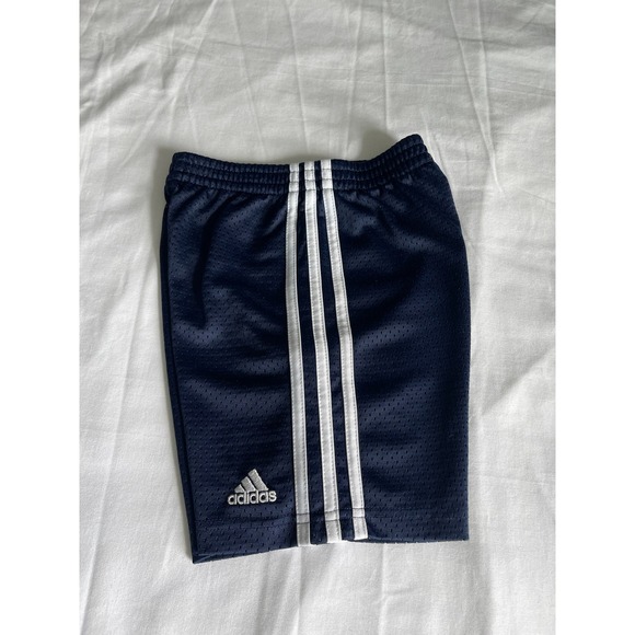 Adidas Short activewear’s boys Sz 4 slightly used - Picture 1 of 3